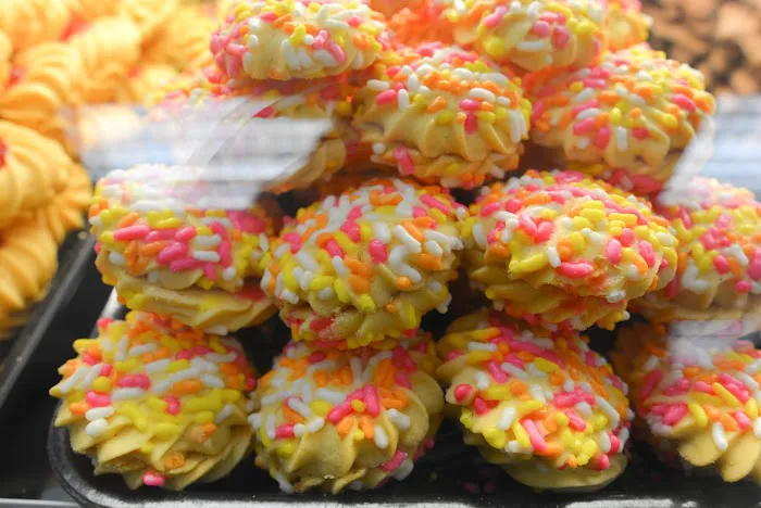 E & L Bakery Picture 9