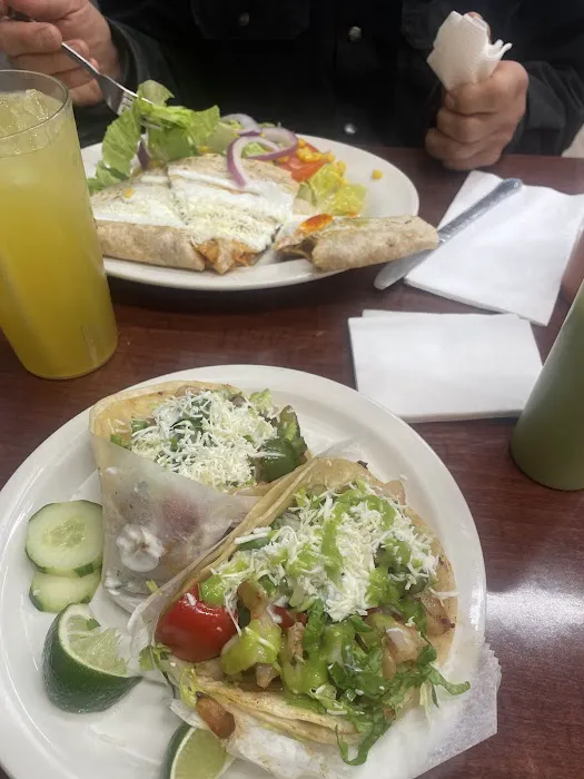 Totopos Taqueria Picture 7