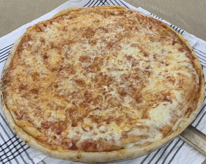 Gino's Pizzeria & Restaurant Picture 6