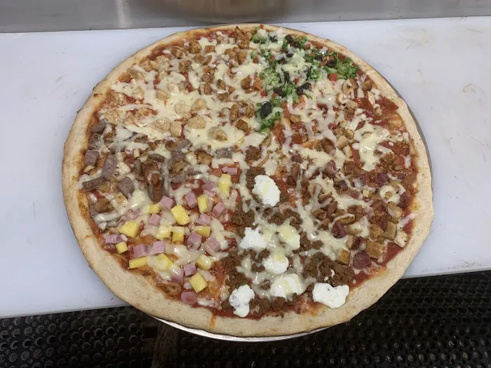 Gino's Pizzeria & Restaurant Picture 2
