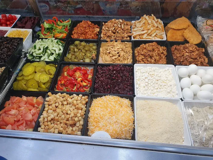 New World Deli Grocery Picture 9