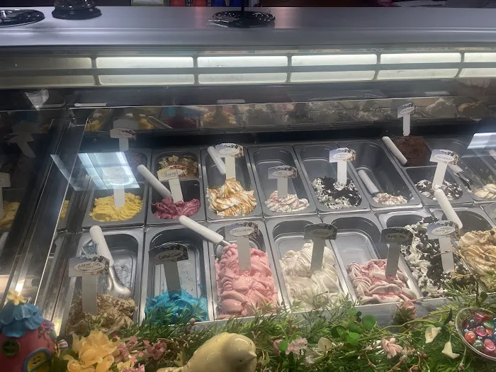 Lollipops Ice Cream And Gelato Picture 10