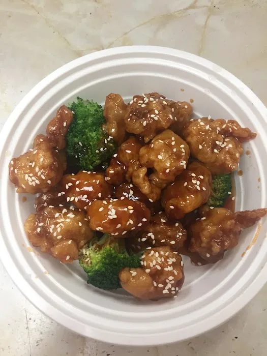 Lee's Chinese Kitchen Picture 1