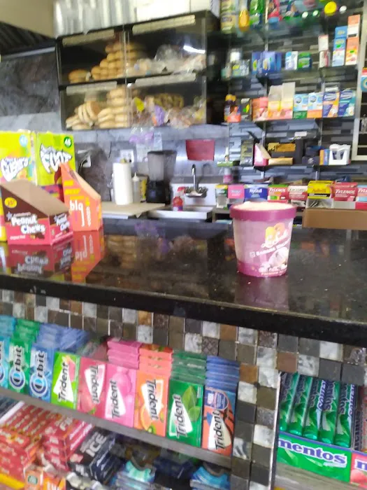 Guidy Deli Picture 10