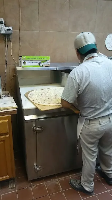 Jerry's Pizza Picture 4