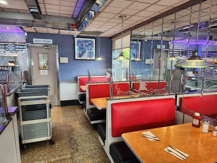 Broadway Diner Picture 6