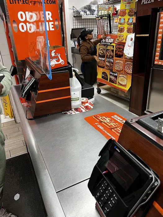 Little Caesars Pizza Picture 3