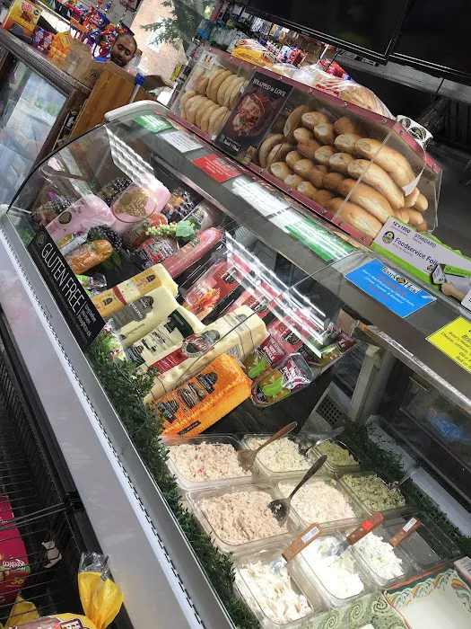 R & V Deli & Grocery Picture 5
