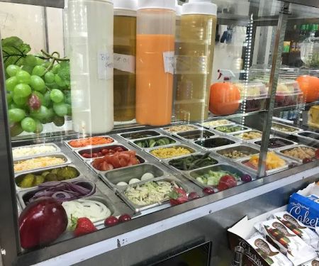 R & V Deli & Grocery