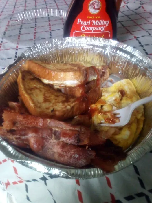 R & V Deli & Grocery Picture 7