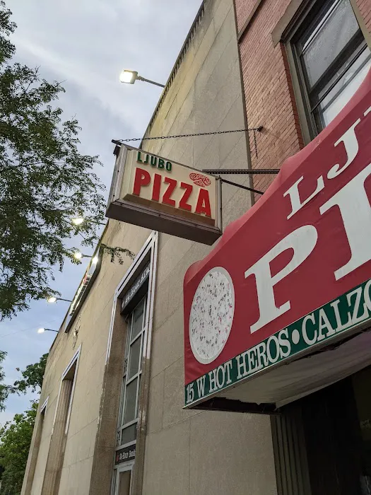 Ljubo's Pizza Picture 3