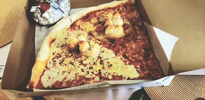 Ljubo's Pizza Picture 9