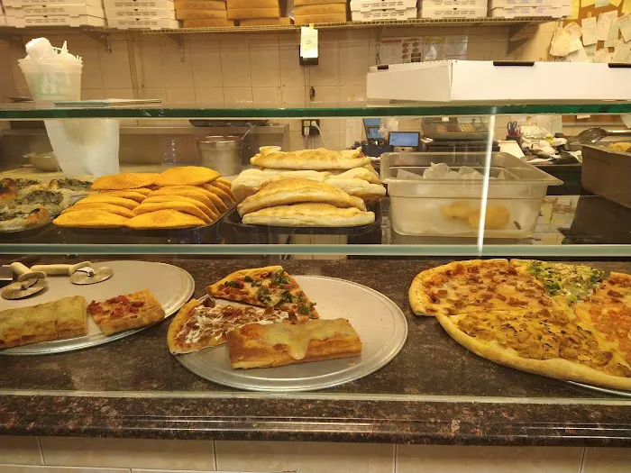 Cestra's Pizza III Picture 5