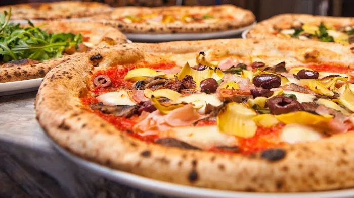 Peppinos Pizza Picture 7