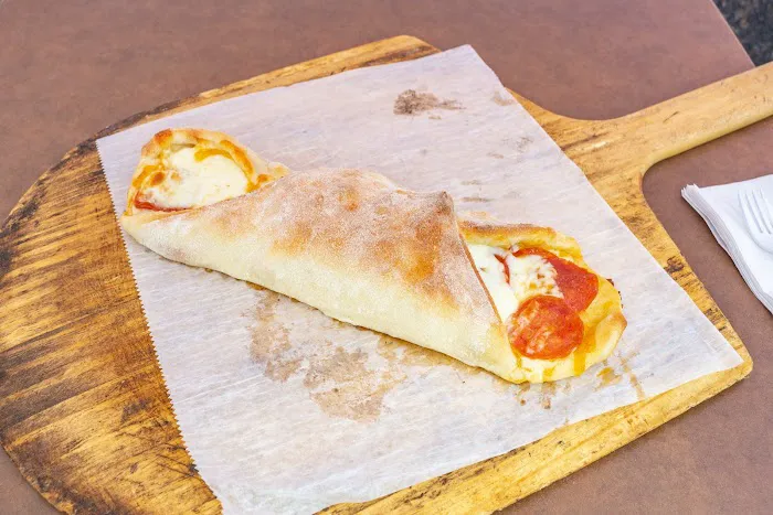 Peppinos Pizza Picture 2