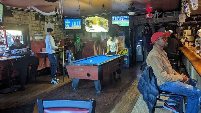 Belluzzi's Lounge Picture 1