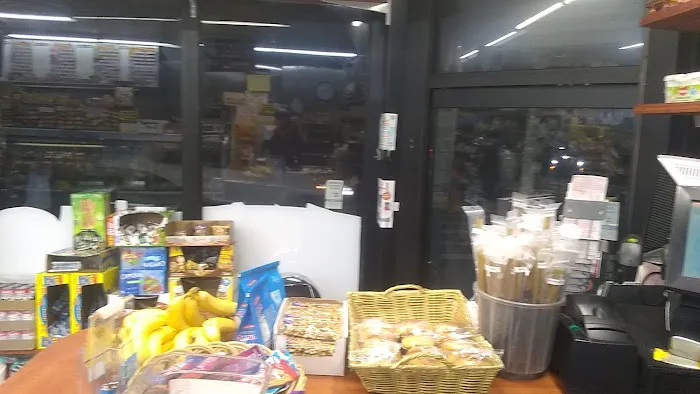 Pitman Grocery & Deli Picture 4