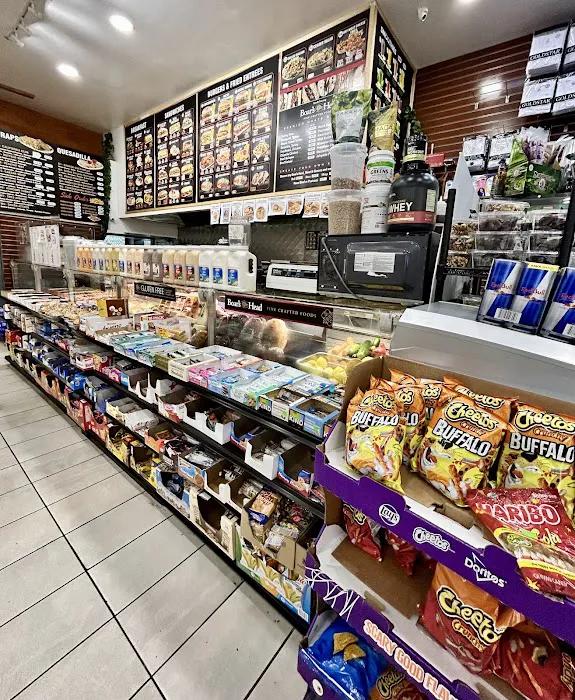 Olive’s Food Market Picture 6