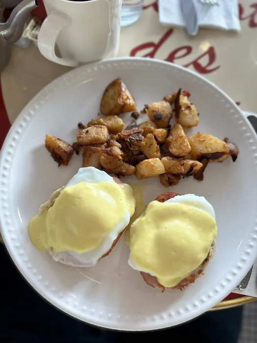 Eggty 8 Cafe Picture 6