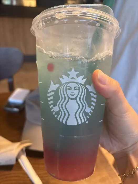 Starbucks Picture 4