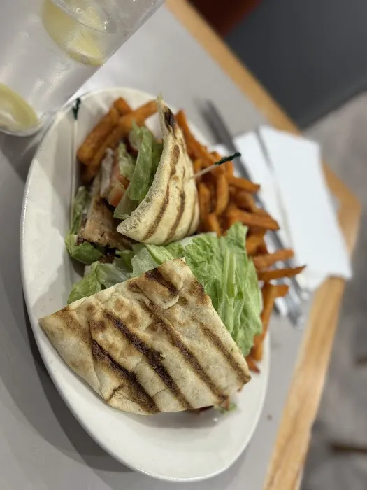 Shore Haven Diner Picture 9