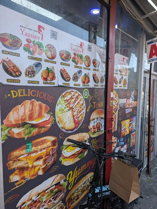 Moe Gourmet Deli & Grill Picture 3