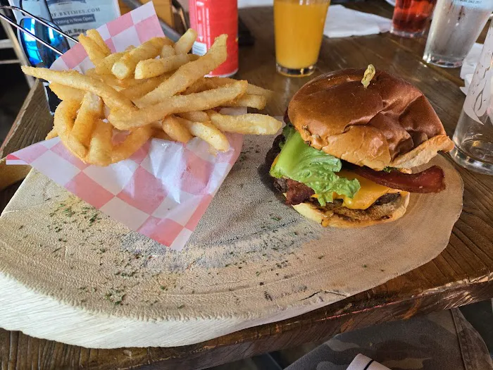 HK Kitchen & Draft House Picture 3