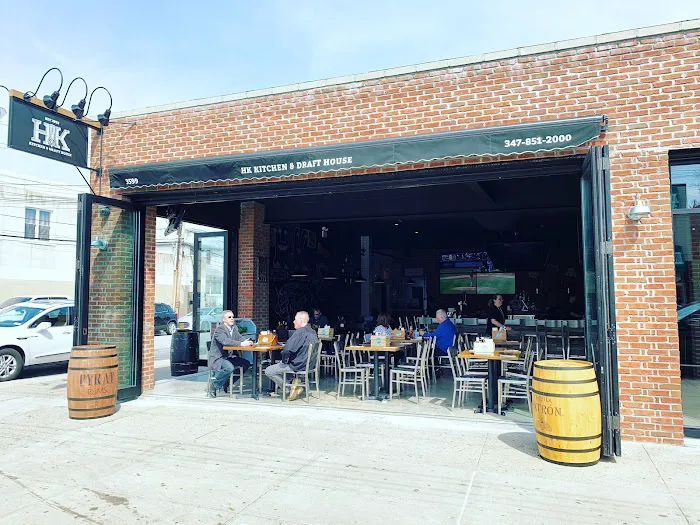 HK Kitchen & Draft House Picture 10