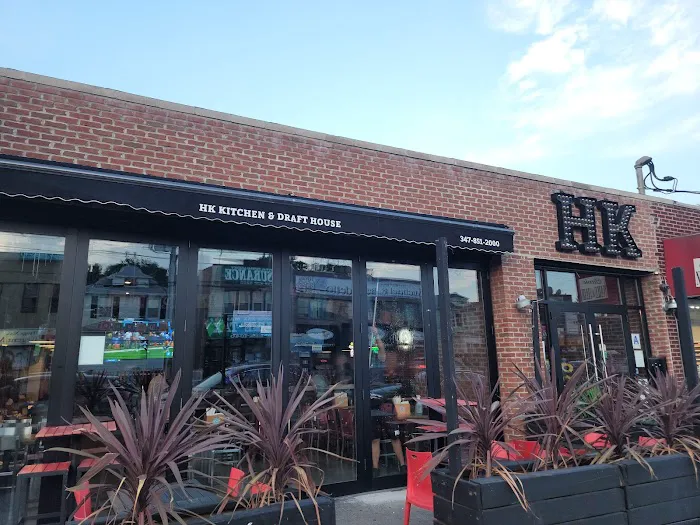 HK Kitchen & Draft House Picture 1