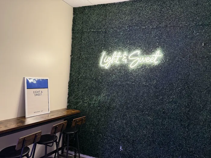 Light & Sweet Coffee and Ice Cream Parlor Picture 10