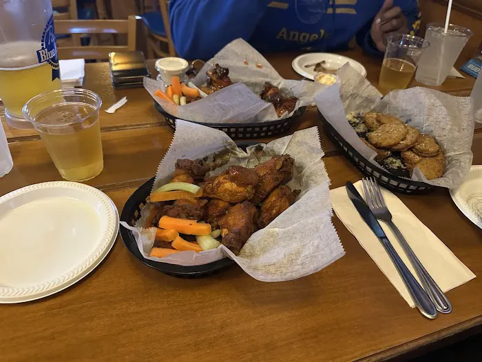 Brewski's Bar & Grill Picture 2