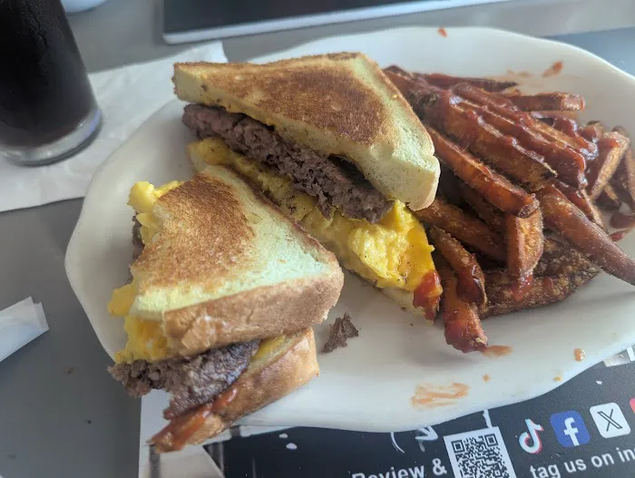Crosstown Diner Picture 3