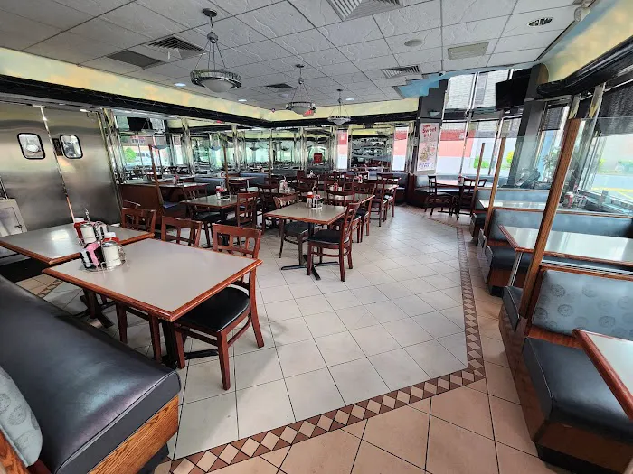 Crosstown Diner Picture 5