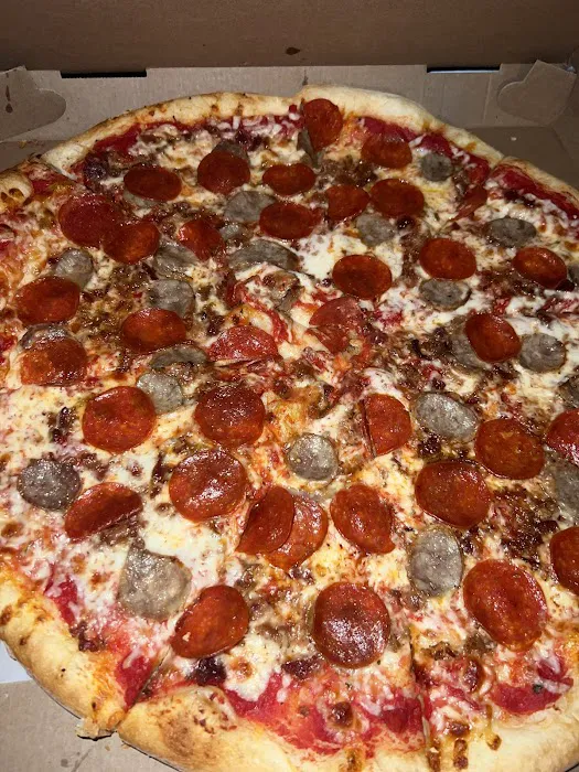 Cousins Pizzeria Picture 6