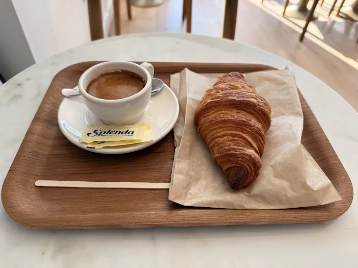 Cafe de Lyon Picture 1