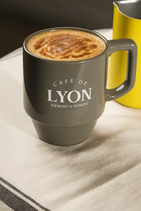 Cafe de Lyon Picture 10