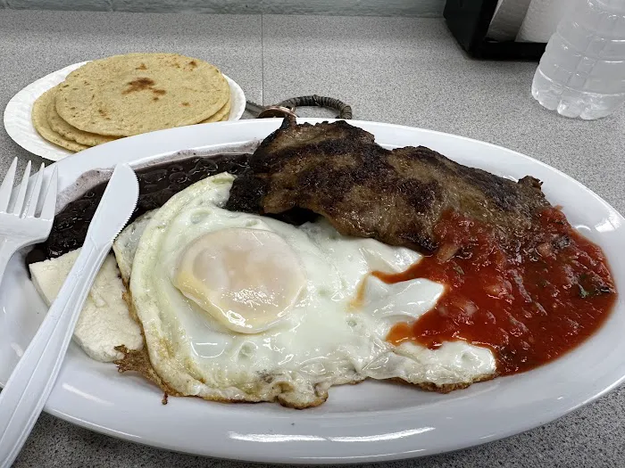 El Lechero Bakery Picture 2