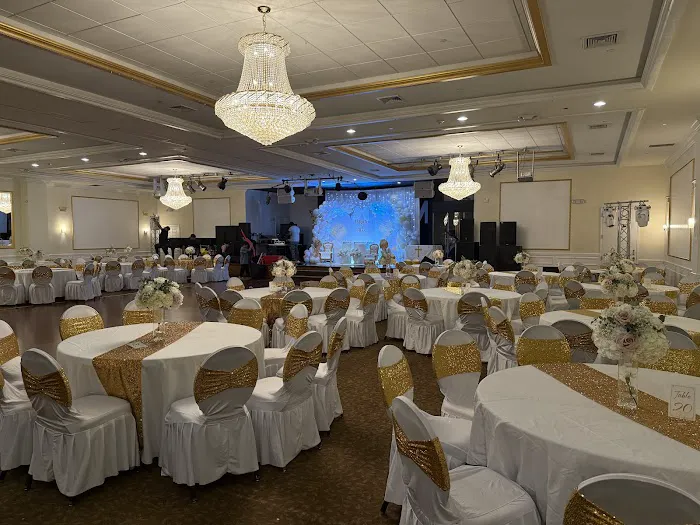 Pine Plaza - Banquet Hall Picture 5