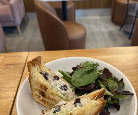 Cafe La Jolie