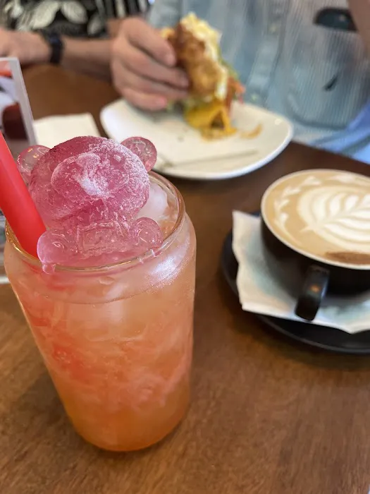 Cafe August Picture 10