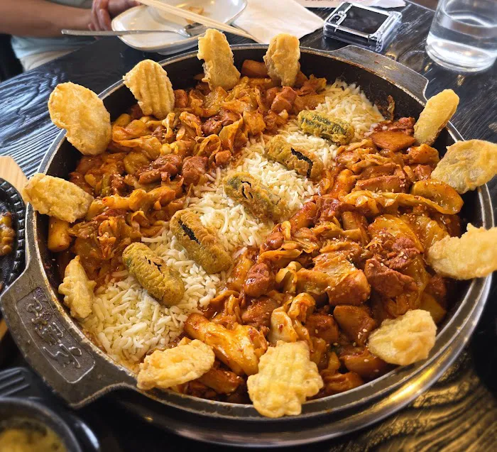 Hong Chun Cheon Cheese Dak Galbi | 홍춘천 닭갈비 뉴저지 Picture 2