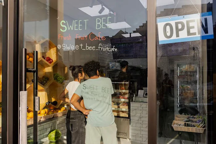 Sweet Bee Fruit Cafe Picture 6