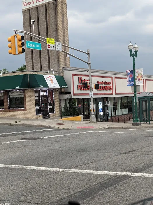 Victor's Pizzeria & Italian Restaurant Picture 6