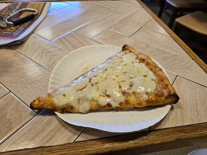 Victor's Pizzeria & Italian Restaurant Picture 2