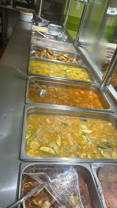 Maquilishuat restaurante salvadoreño Picture 1