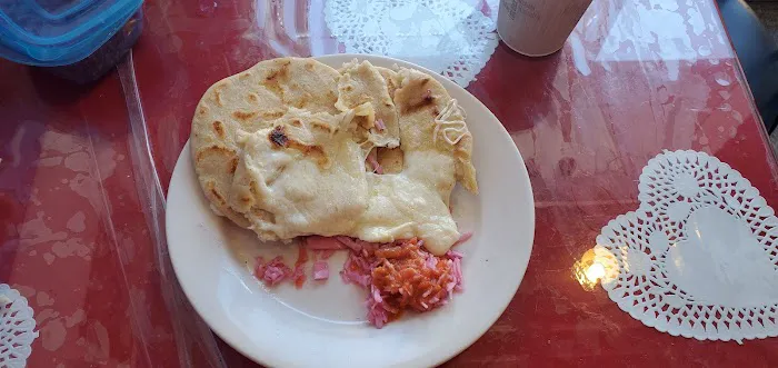 Pupuseria el Guanako Picture 1