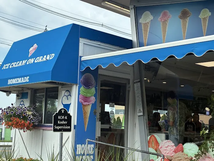 Ice Cream on Grand Picture 8