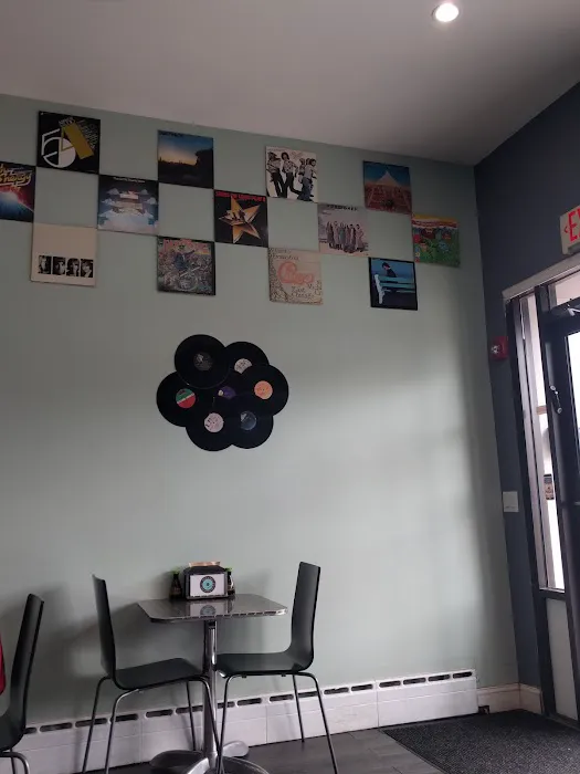 Rock N' Roll Sushi & Noodle Bar Picture 9