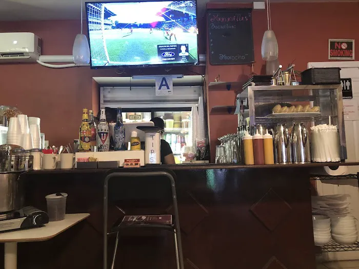 Maravillas Bar & Grill Picture 2