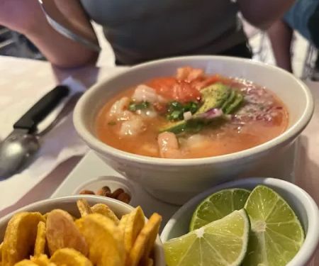 Maravillas Bar & Grill